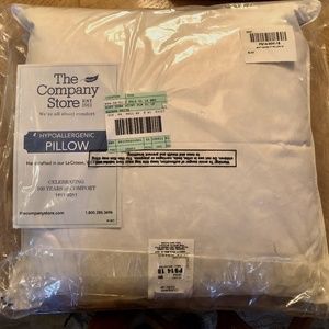 DOWN PILLOW INSERTS, 18" X 18" (set of 2) The Company Store NEW!!!